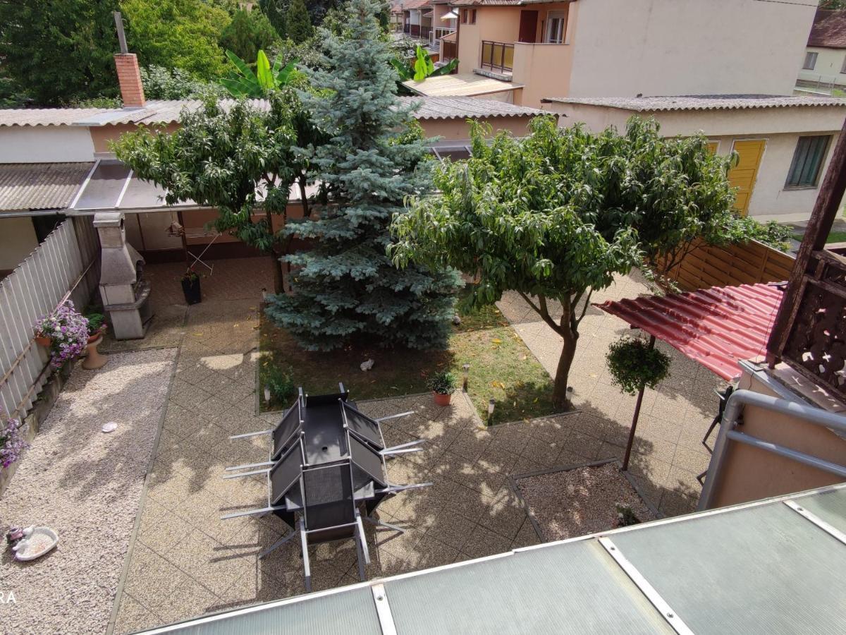 Apartman Edit Harkány Екстериор снимка