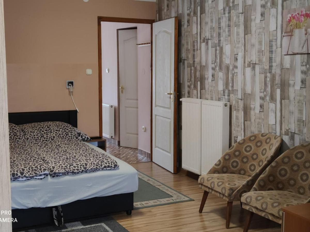Apartman Edit Harkány Екстериор снимка